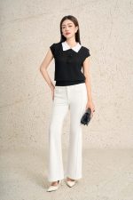 High-quality knitted sweater with loose shape, turn-down sleeves, fashionable stone-embellished collar, stylish elastic hem