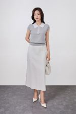 High-quality knitted sweater with loose shape, turn-down sleeves, fashionable stone-embellished collar, stylish elastic hem