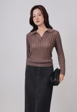 High-quality knitted sweater with round neck and long sleeves with elastic hem
