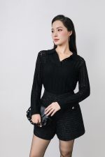 High-quality knitted sweater with round neck and long sleeves with elastic hem