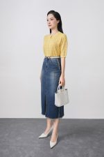High-quality knitted sweater with round neck, loose sleeves, fashionable buttoned body