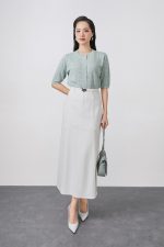 High-quality knitted sweater with round neck, loose sleeves, fashionable buttoned body