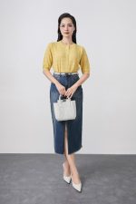 High-quality knitted sweater with round neck, loose sleeves, fashionable buttoned body