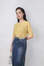 High-quality knitted sweater with round neck, loose sleeves, fashionable buttoned body
