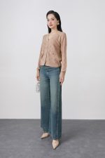 High-quality knitted sweater with V-neck, plaid pattern, and fashionable stone buttons with pockets