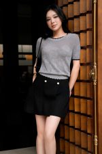 High-quality knitted T-shirt in stretch wool fabric, round neck, short sleeves, stylish hem
