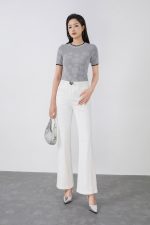 High-quality knitted T-shirt in stretch wool fabric, round neck, short sleeves, stylish hem