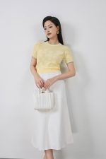 High-quality knitted T-shirt in stretch wool fabric, round neck, short sleeves, stylish hem