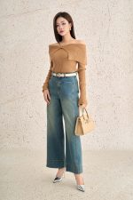 High-quality ribbed wool sweater with fashionable off-the-shoulder design