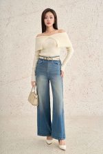 High-quality ribbed wool sweater with fashionable off-the-shoulder design