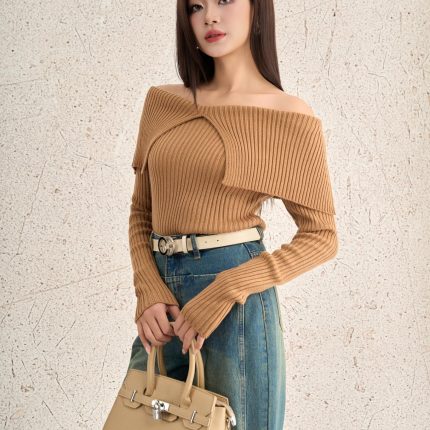 High-quality ribbed wool sweater with fashionable off-the-shoulder design