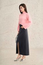 High-quality straight sweater with high neck and wide sleeves