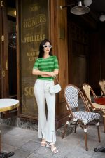High quality sweater with round neck and elastic waistband