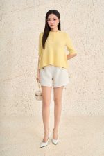 High-quality sweater with round neck, half sleeves and fashionable stylized body