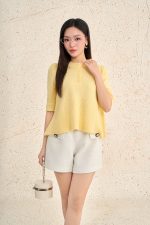High-quality sweater with round neck, half sleeves and fashionable stylized body