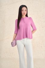High-quality sweater with round neck, half sleeves and fashionable stylized body
