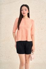 High-quality sweater with round neck, half sleeves and fashionable stylized body