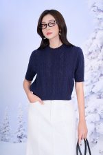 High quality sweater with round neck, short sleeves, fashionable elastic hem