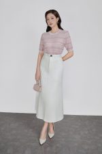 High-quality sweater with round neck, short sleeves, fashionable elastic hem