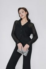 High-quality thin wool fabric sweater with V-neck slit and fashionable stone buttons