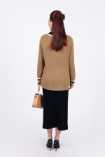 High-quality wool cardigan with deep V-neck and fashionable striped pockets