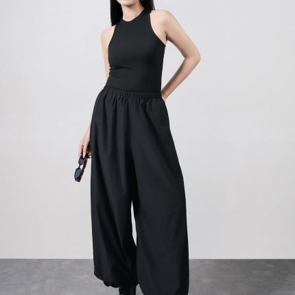 High quality wool knitted T-shirt with fashionable sleeveless round neck shape