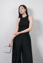 High quality wool knitted T-shirt with fashionable sleeveless round neck shape