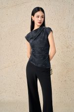 High-quality wool knitted T-shirt with round neck, shoulder-shaped shoulder pattern, rhinestoned hem, fashionable bias hem