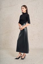 High-quality wool sweater with round neck and fashionable stone embellished body with stylish pockets