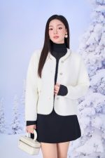 High-quality wool sweater with round neck and stylish stone embellished body with stylish pockets