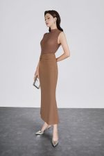 High-quality wool sweater with stretchy, sleeveless high neck fashion