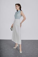 High-quality wool sweater with stretchy, sleeveless high neck fashion