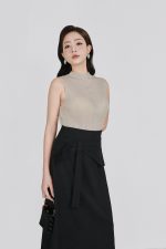High-quality wool sweater with stretchy, sleeveless high neck fashion
