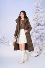 Knitted sweater with round neck, stylized sleeves and fashionable patterns
