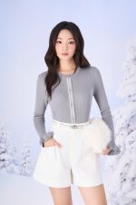 Knitted sweater with round neck, stylized sleeves and fashionable patterns