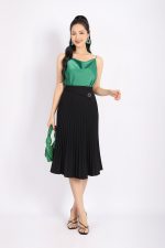 Silk two-piece shirt with loose-fitting collar and style