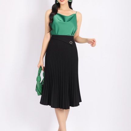 Silk two-piece shirt with loose-fitting collar and style