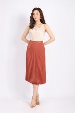 Silk two-piece shirt with loose-fitting collar and style