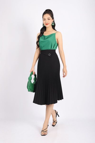 Silk two-piece shirt with loose-fitting collar and style