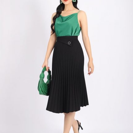 Silk two-piece shirt with loose-fitting collar and style