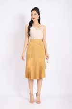Silk two-piece shirt with loose-fitting collar and style