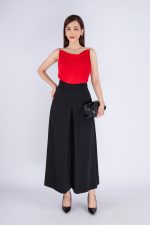 Straight silk two-piece shirt with scoop neck styling