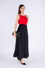 Straight silk two-piece shirt with scoop neck styling