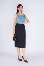Straight silk two-piece shirt with scoop neck styling