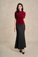 Wool knitted T-shirt with round neck, off-the-shoulder, pleated fashion style