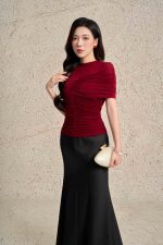 Wool knitted T-shirt with round neck, off-the-shoulder, pleated fashion style