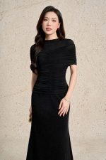 Wool knitted T-shirt with round neck, off-the-shoulder, pleated fashion style