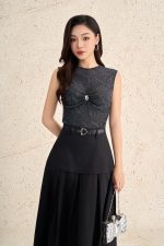 Wool knitted t-shirt with round neck, sleeveless, ruffle bust, rhinestone-styled top
